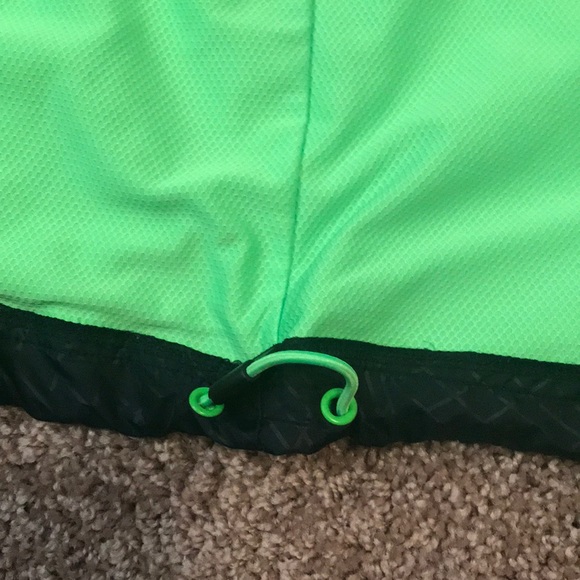 Under Armour Jacket - Picture 6 of 8